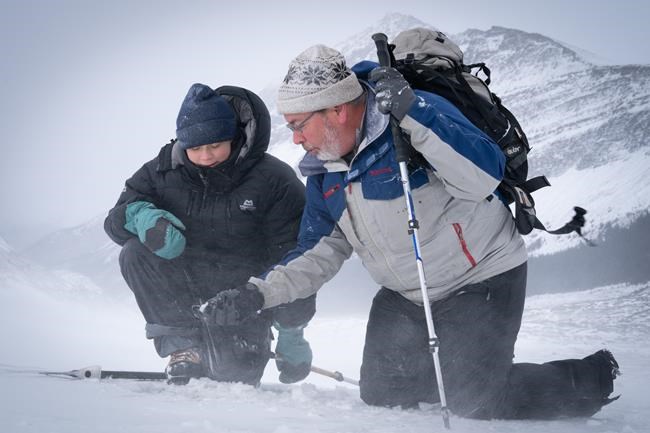 'Utterly fearless:' Greta Thunberg visits glacier in Jasper National Park | iNFOnews.ca CP1121442412