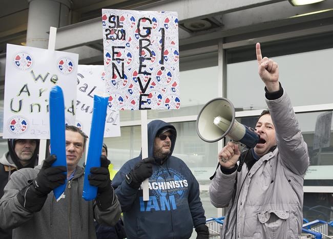 Federal mediator meeting with Swissport in bid to end Montreal refuelling strike | iNFOnews.ca Federal mediator meeting with Swissport in bid to end Montreal refuelling strike | iNFOnews.ca