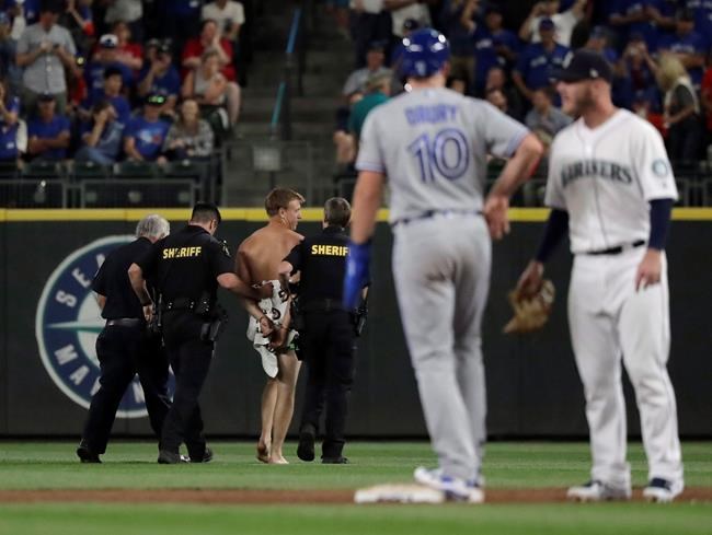 Vancouver man accused of streaking Seattle baseball game released on conditions | iNFOnews.ca