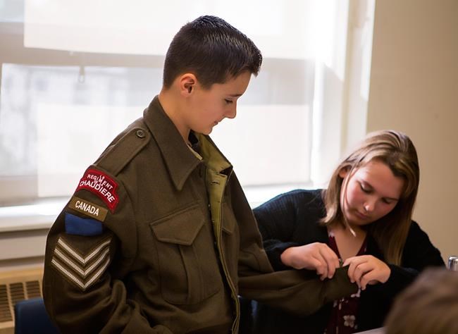Schools can borrow Second World War artifacts through Canadian War Museum program | iNFOnews.ca