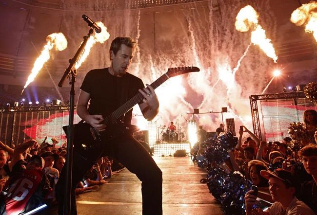 Arena rockers Nickelback, Stone Temple Pilots team up for nostalgia tour | iNFOnews.ca Arena rockers Nickelback, Stone Temple Pilots team up for nostalgia tour | iNFOnews.ca