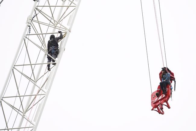 Toronto-area police warn crane climbing has become a dangerous trend | iNFOnews.ca