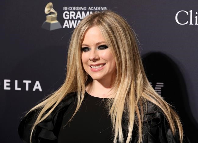 Avril Lavigne postpones tour in Asia as musicians respond to COVID-19 outbreak | iNFOnews.ca CP2032031919