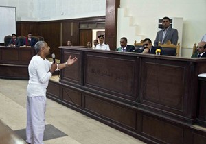 Canadian journalist Mohamed Fahmy braces to go on trial once more in Cairo | iNFOnews.ca CP31859353