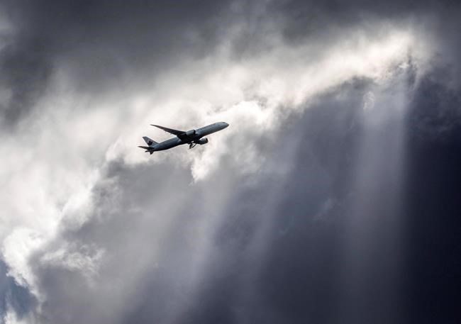 Senate committee makes changes to government's passenger rights bill | iNFOnews.ca