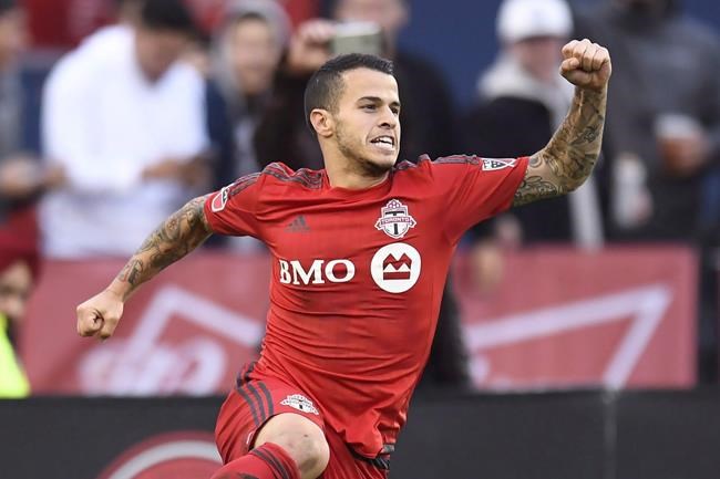 Smiling Sebastian Giovinco introduced to fans in Riyadh during Al-Hilal game | iNFOnews.ca