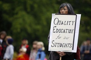 Teachers debate tentative contract ahead of vote that could reopen B.C. schools | iNFOnews.ca CP29931190