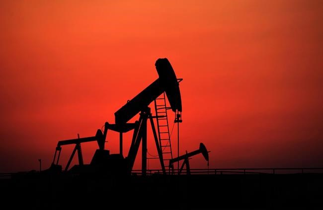 WTI drops for a 10th straight day, dipping below US$60 to a near nine-month low | iNFOnews.ca CP1172361993