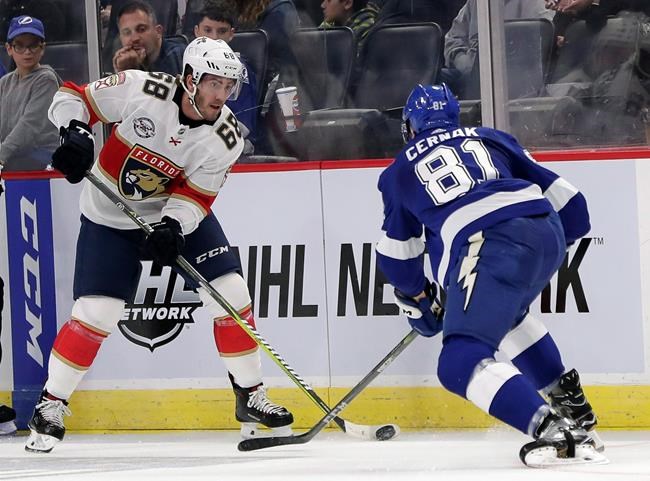 Karlsson's wife does not have to turn over alleged cyberbullying evidence: judge | iNFOnews.ca