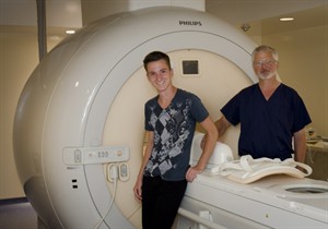 MDs use MRI-guided ultrasound to zap bone tumour in teen, no incision needed | iNFOnews.ca CP29392880