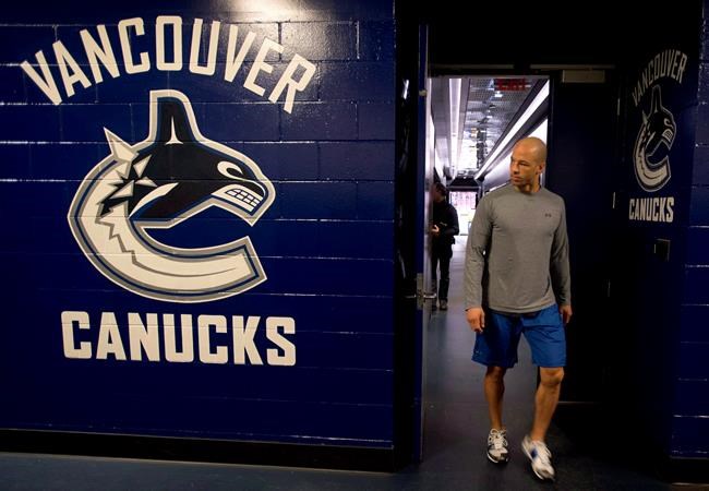 Former player Manny Malhotra named Vancouver Canucks development coach | iNFOnews.ca
