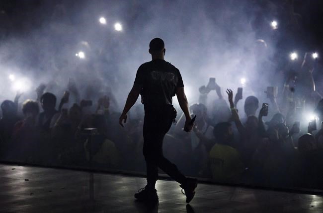 Drake fans demand refund after rapper skips TIFF premiere | iNFOnews.ca