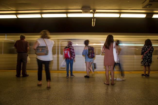 As temperatures get warmer, more cases of voyeurism are reported: police | iNFOnews.ca