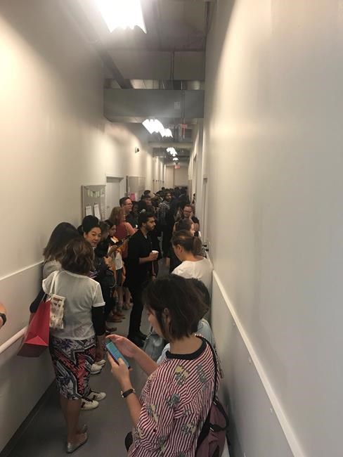 Major Toronto mall evacuated as police investigate shooting, multiple suspects sought | iNFOnews.ca Major Toronto mall evacuated as police investigate shooting, multiple suspects sought | iNFOnews.ca