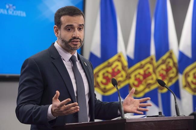 Nova Scotia principals to get a year to decide status with union: minister | iNFOnews.ca