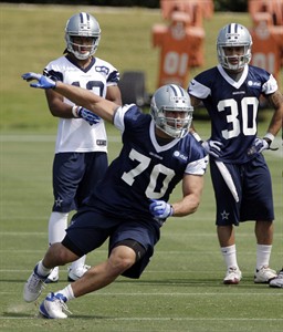 Cowboys officially sign Canadian-born defensive end Tyrone Crawford | iNFOnews.ca