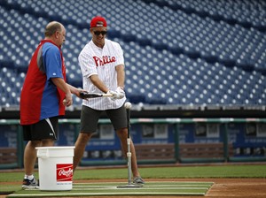 Matt Stairs remains a fan of hockey in life after baseball-playing career | iNFOnews.ca CP28911997