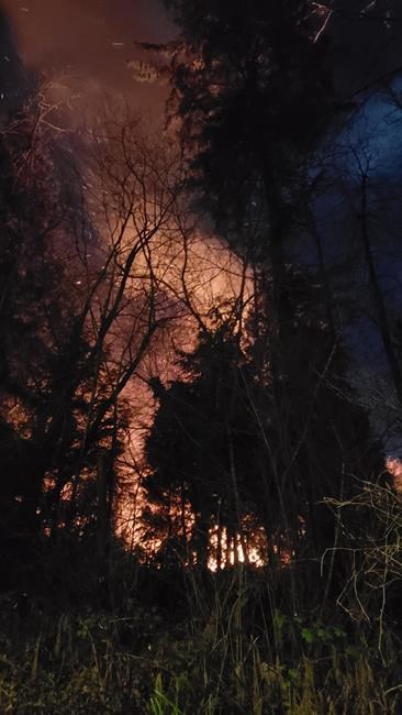 Fire next door to B.C. pipeline fuel tank facility under control | iNFOnews.ca