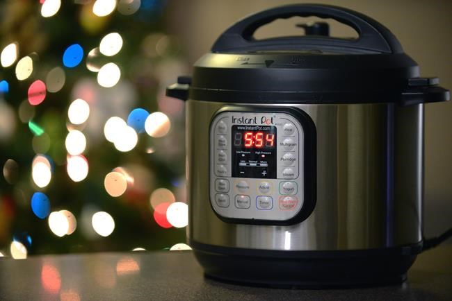 Five tips for getting the best deals on your holiday shopping online | iNFOnews.ca