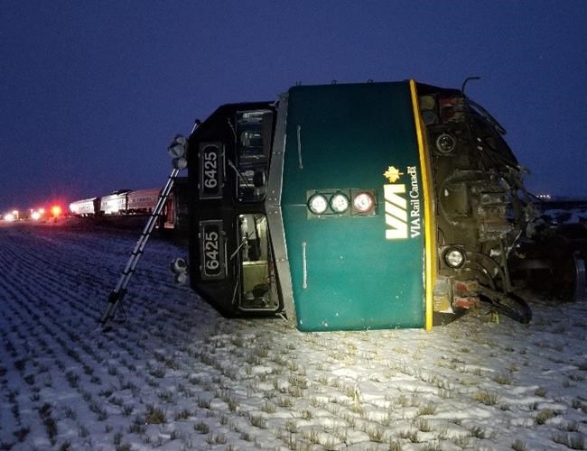 Passenger train derails in Manitoba with 12 on board, no serious injuries | iNFOnews.ca