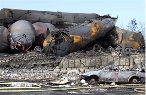 More must be done to prevent another oil-by-rail disaster, critics say | iNFOnews.ca CP29001342