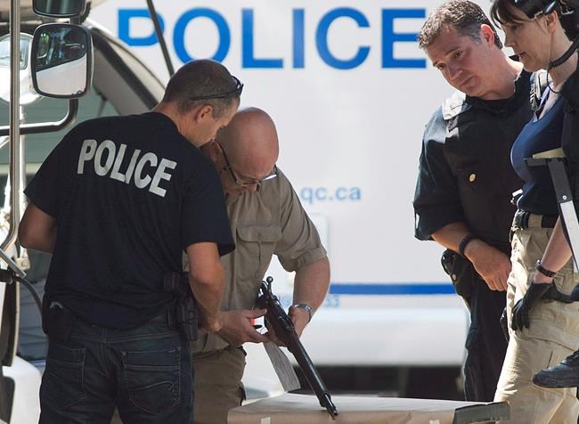 Retired police officers warn Quebec against starting costly gun registry | iNFOnews.ca