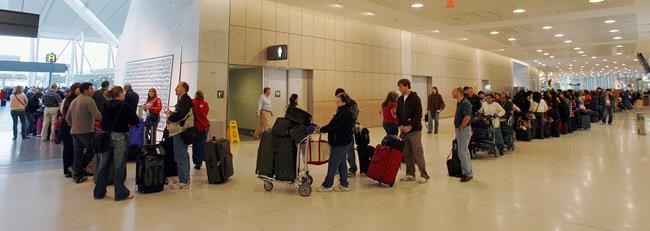 Canadian airports face longer security lines without more funding, say experts | iNFOnews.ca