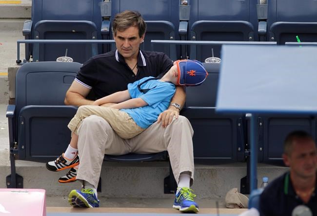 A third of Canadian kids sleep deprived, most get too much screen time: report | iNFOnews.ca