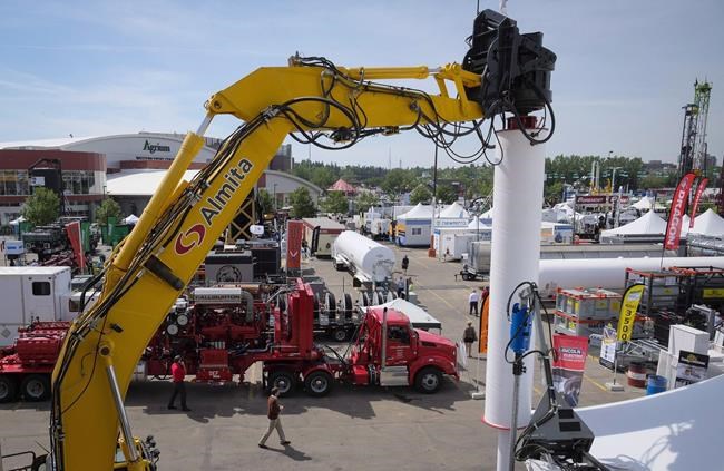 Prairie provinces watch sales of drilling rights go from boom to bust | iNFOnews.ca