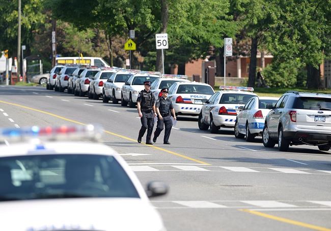 'Heightened sense of anxiety:' Police increasingly face COVID-19 threats | iNFOnews.ca 'Heightened sense of anxiety:' Police increasingly face COVID-19 threats | iNFOnews.ca