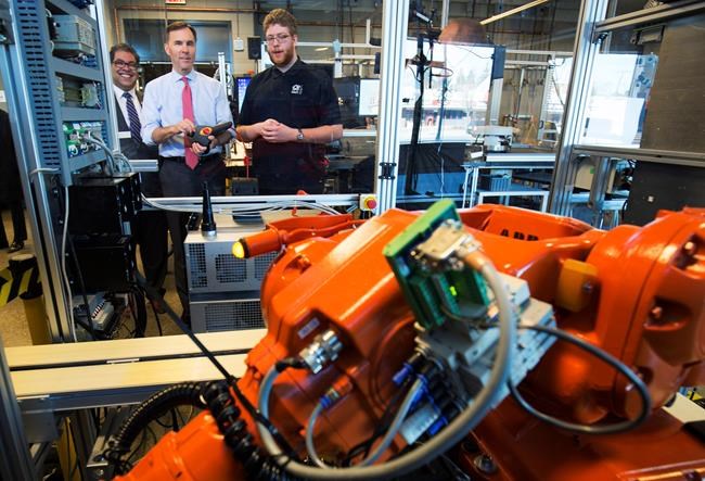 A robot job invasion: U.S. feds shrug it off, Canada feds fret, so who's right? | iNFOnews.ca A robot job invasion: U.S. feds shrug it off, Canada feds fret, so who's right? | iNFOnews.ca