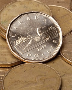 Canadian dollar declines amid higher oil prices, sliding Japanese growth | iNFOnews.ca