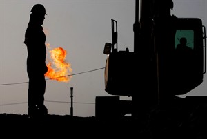 Oil finishes nearly 3 per cent lower after rapid sell-off in afternoon | iNFOnews.ca CP20145022