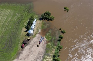 Flood fears easing in southern Manitoba as Assiniboine River level drops | iNFOnews.ca CP29089483