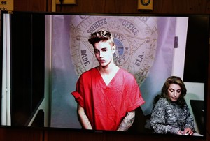 Another delay in singer Justin Bieber's Florida driving under influence, resisting arrest case | iNFOnews.ca CP29151752