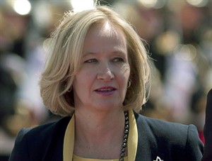 Busy bees give PM's wife stinging reception at Toronto event | iNFOnews.ca CP29285363