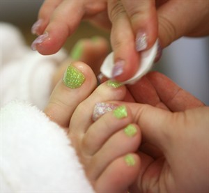 With sandal season upon us, it's time to remember the pedicure dos and don'ts | iNFOnews.ca CP28689012