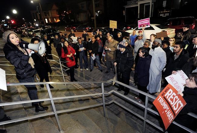 Democratic mayor deflects calls for sanctuary city status | iNFOnews.ca