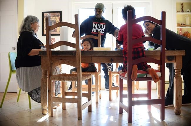 Case of shackled kids revives home-school regulation debate | iNFOnews.ca