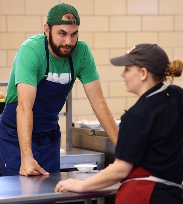 'Throwdown' focuses on healthy, cheap school lunches | iNFOnews.ca