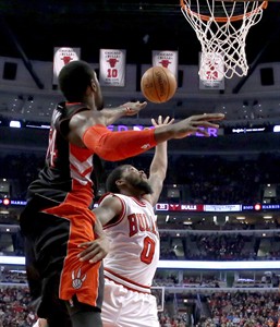 Rose keys Bulls' 49-point fourth quarter in 129-120 victory over Raptors | iNFOnews.ca