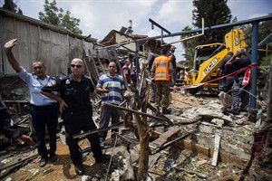 Hamas rocket lands near Israel's main airport, prompting foreign airlines to cancel flights | iNFOnews.ca CP29217218