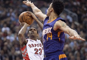 Jonas Valanciunas has career-high night to lift Raptors to 104-100 win over Suns | iNFOnews.ca CP30848371