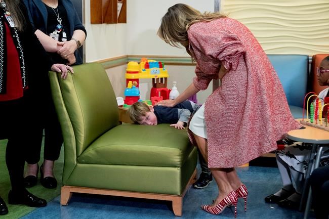 First lady spreads anti-bullying message at kids' hospital | iNFOnews.ca First lady spreads anti-bullying message at kids' hospital | iNFOnews.ca