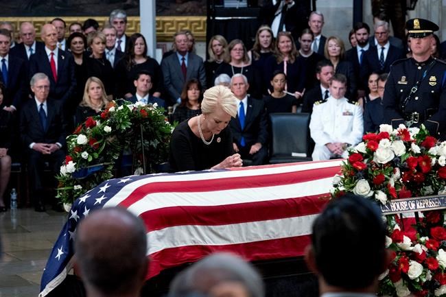 The Latest: Thousands line up to pay tribute to McCain | iNFOnews.ca
