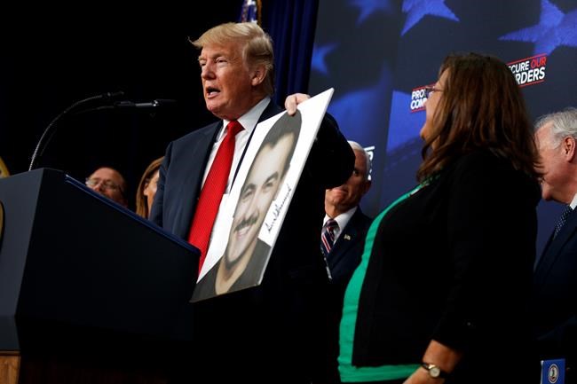 Trump tries to change focus of border debate | iNFOnews.ca