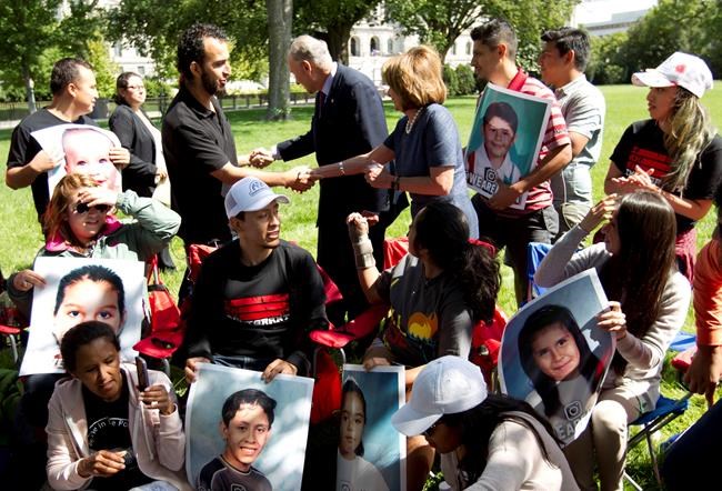 Trump tweet unlikely to calm anxious immigrants | iNFOnews.ca