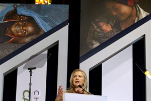 Clinton, Affleck promote effort to reduce child mortality rate with breastfeeding, vaccines | iNFOnews.ca CP18799366