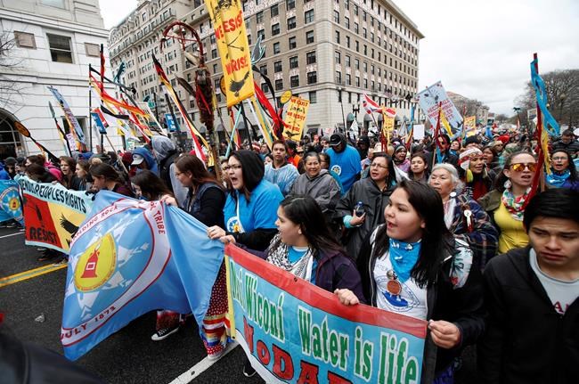 Opponents of Dakota pipeline bring message to Trump | iNFOnews.ca