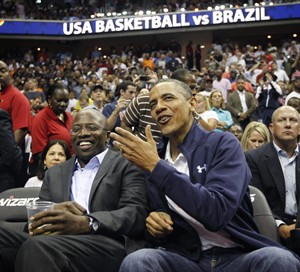 Obama dismisses Kobe Bryant's boast, says '92 Dream Team could beat this year's Olympic team | iNFOnews.ca CP19436031